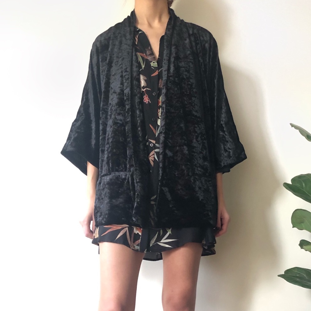 🚫SOLD🚫 Velvet Kimono Blazer